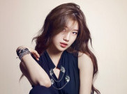 Suzy Miss A Tampil Seksi dengan Rok Mini