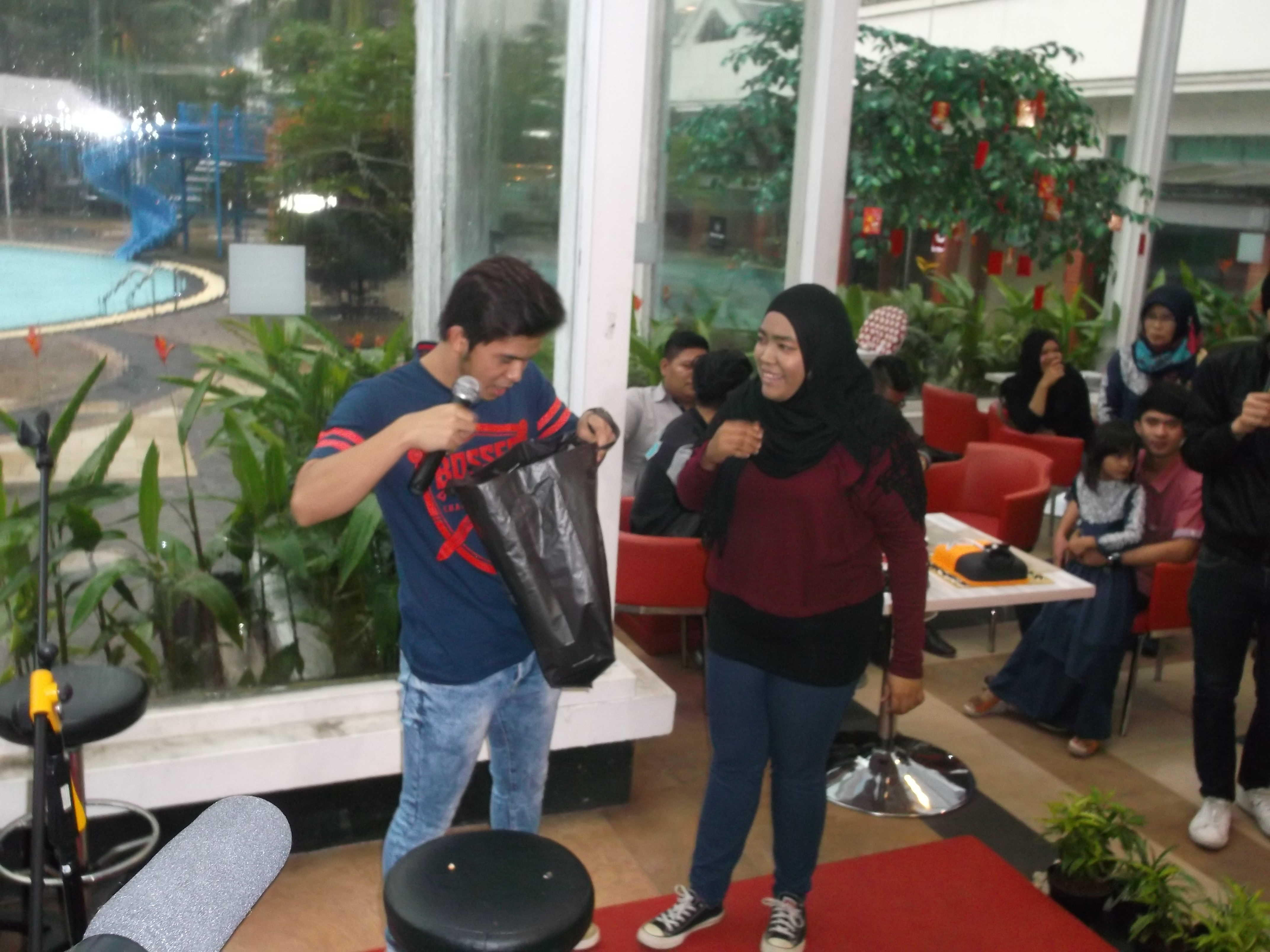Ulang Tahun, Cakra Khan Kedatangan Tamu Spesial