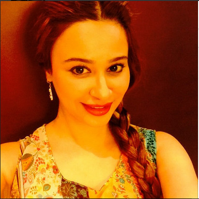 Intip Foto Selfie si Seksi Neha Mehta