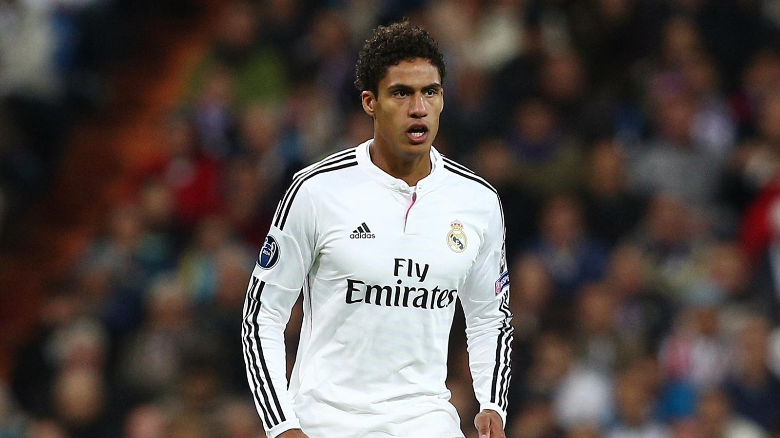 Manchester United Berpeluang Gaet Raphael Varane