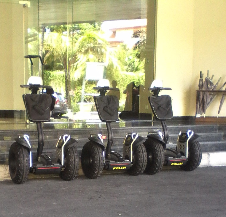 Permudah Tugas, Polda Bali Gunakan 3 Segway