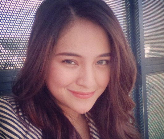 Foto Yoga Marshanda Banjir Hujatan
