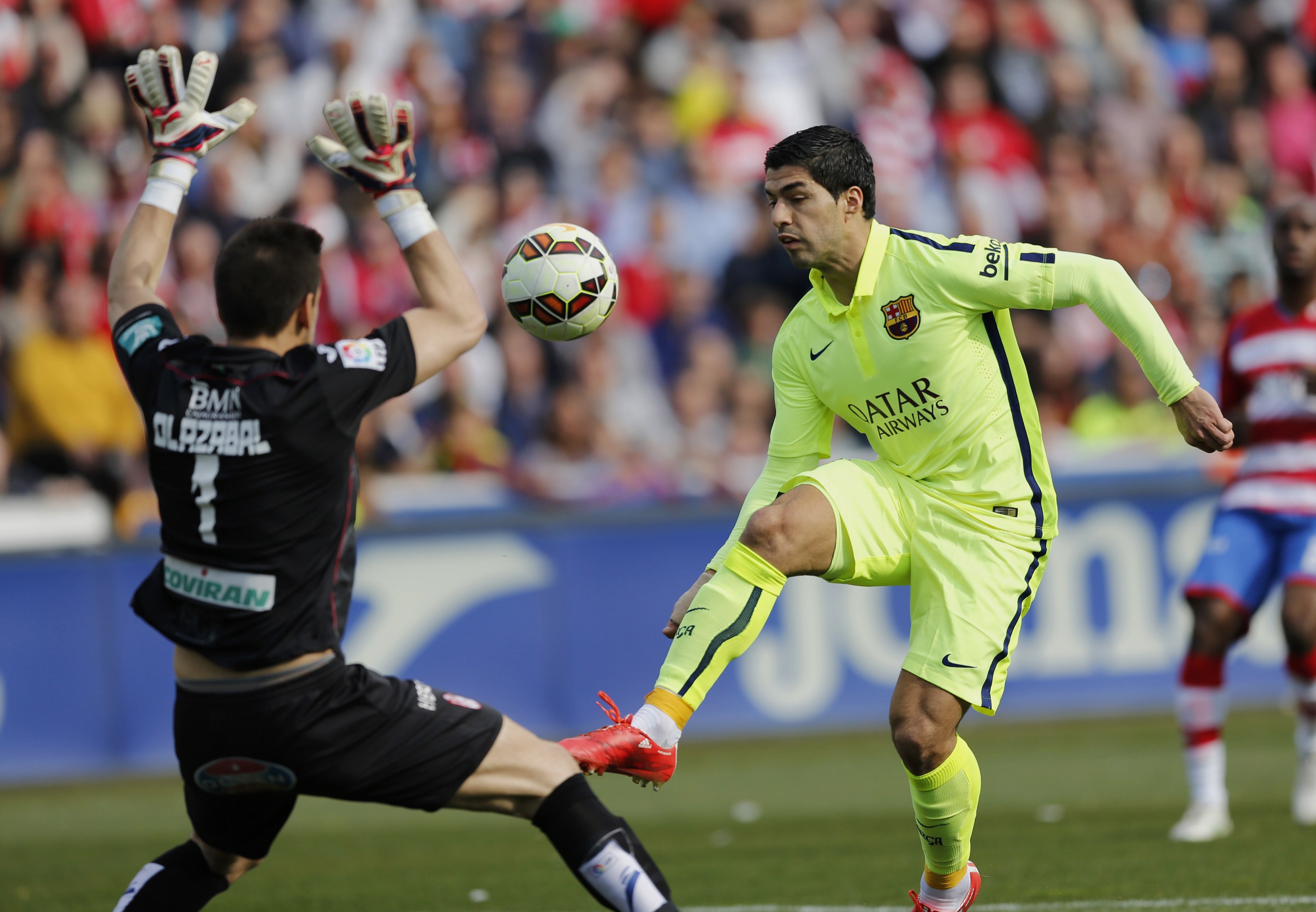 Manchester City Tertarik Boyong Luis Suarez