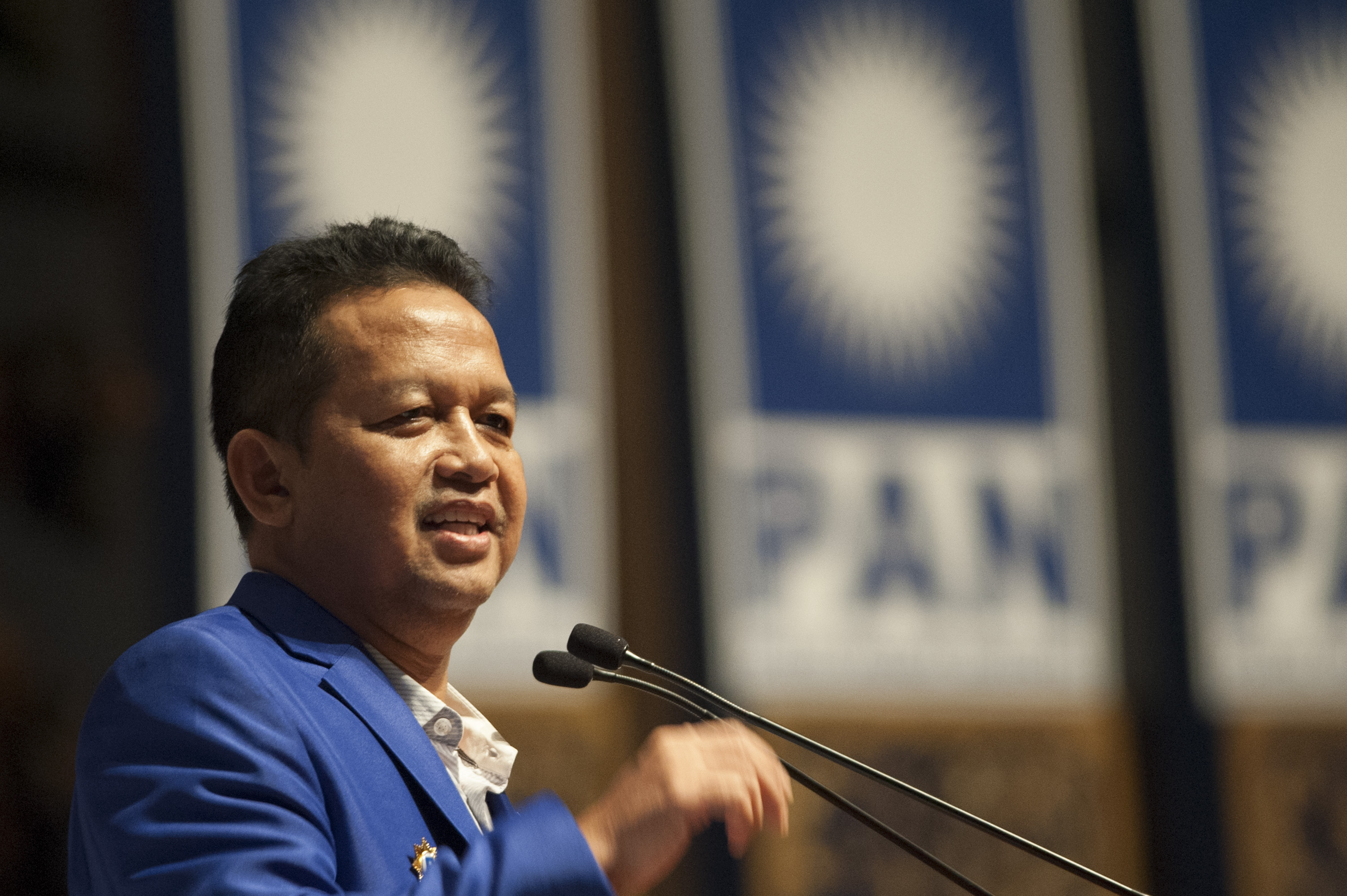 Penutupan Kongres, Soetrisno Bachir Bacakan Puisi 'Aku Kembali'