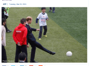 Pangeran William Main Sepakbola Hingga ke Tiongkok