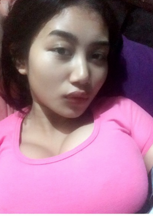 Ibunda Pamela Menangis Lihat Foto Nyaris Bugil Mirip Anaknya