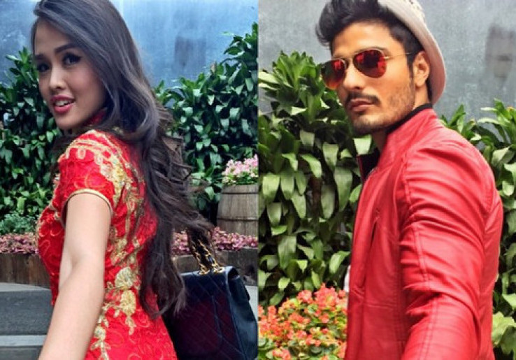 Foto Kemesraan Vin Rana dan Nita Sofiani