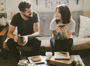 5 Cara Ampuh Agar Pria Jatuh Cinta Pada Pandangan Pertama