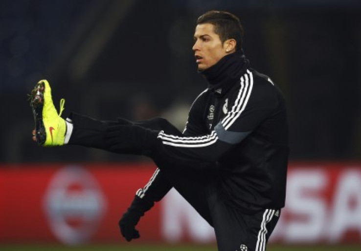 Harga Sepatu Buatan Cristiano Ronaldo Capai 8 Juta