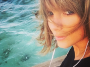 Meski Tanpa Make up, Taylor Swift Tetap Mempesona