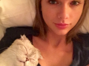 Taylor Swift Asuransikan Kaki Rp12 Miliar