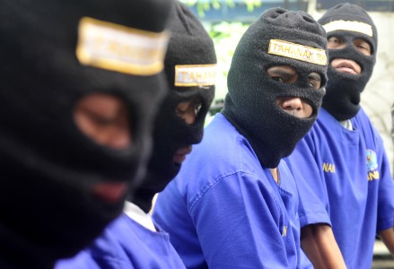 Jebol Teralis, Lima Tahanan Polsek Jagakarsa Kabur