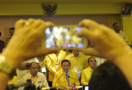 Agung Laksono Siap Banding