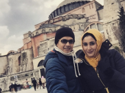 Potret Kebahagiaan Tommy Kurniawan dan Tania Berlibur ke Luar Negeri