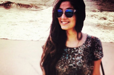Wajah Menawan Saumya Seth Tanpa Riasan