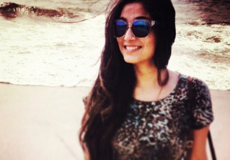 Wajah Menawan Saumya Seth Tanpa Riasan