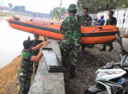 Kodim Depok Bersihkan Kali Ciliwung
