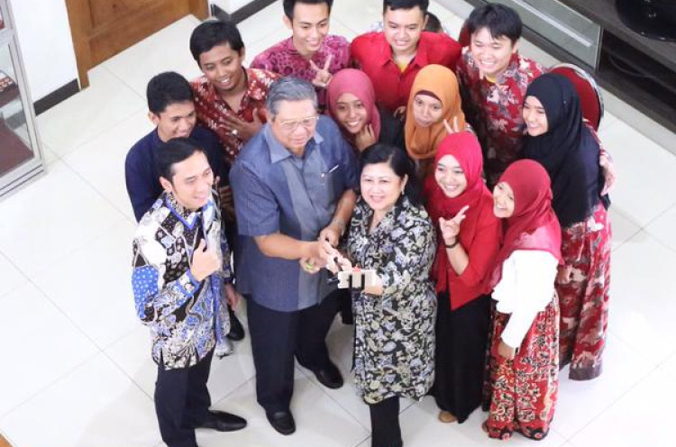Keluarga Yudhoyono Kunjungi Goa Tabuhan Pacitan