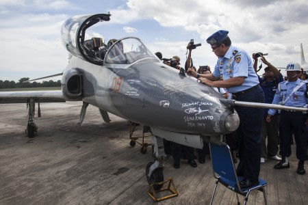 Pesawat Latih Hawk MK 53 Resmi