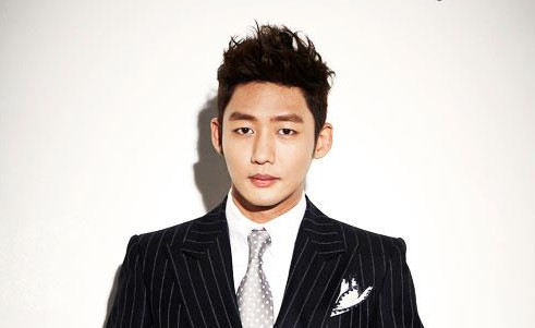 Lee Tae Sung Pemeran Bong Joon Gu di Naughty Kiss