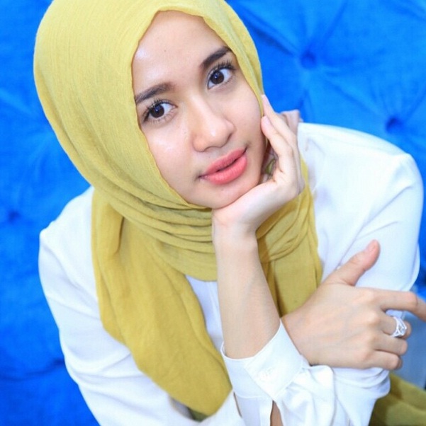 Tips Tampil Anggun dengan Hijab Saat lebaran
