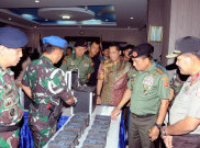 TNI Serahkan Black Dollar Rp9 Miliar ke Polri
