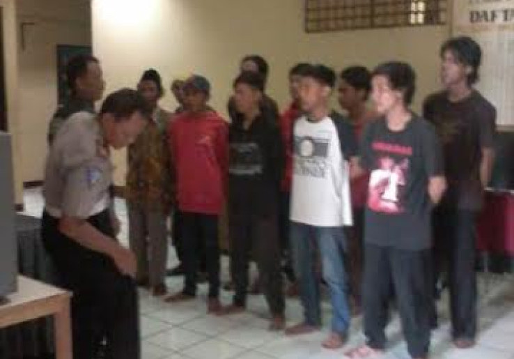 Polsek Beji Sita Miras Oplosan dan Tangkap Belasan Anak Jalanan 