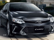Toyota Camry Facelift Gunakan Teknologi LED