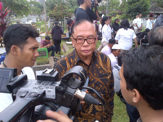 Sidarto Danusubroto Kawal Pemakaman Haryanto Taslam
