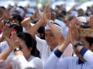 Upacara Melasti Perayaan Hari Raya Nyepi Tahun Baru Saka 1937