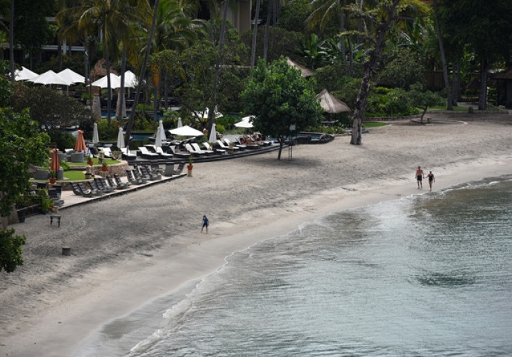 Pantai Senggigi Tawarkan Keindahan Alam Spektakuler