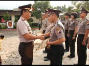 Polres Demak Beri Penghargaan kepada Anggota Berprestasi