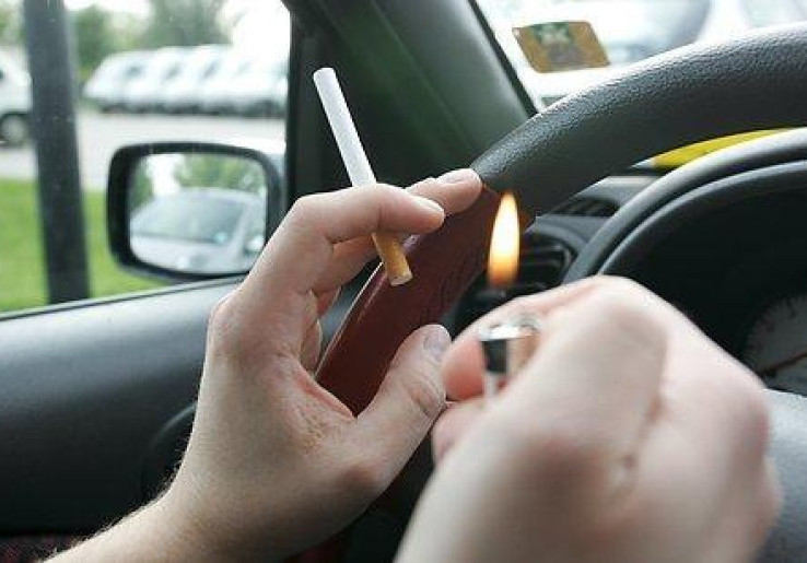 Cara Menghilangkan Bau Rokok dari Dalam Mobil