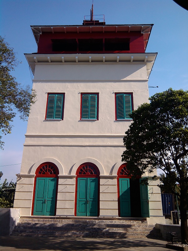 Menara Syahbandar, Menara Miring di Sunda Kelapa