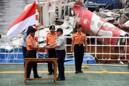 Pencarian AirAsia QZ8501 Berakhir, 56 Korban Belum Ditemukan