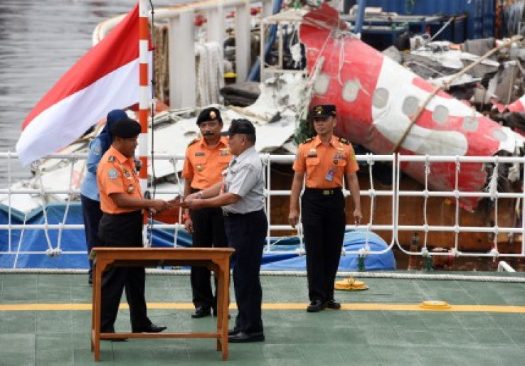 Pencarian AirAsia QZ8501 Berakhir, 56 Korban Belum Ditemukan