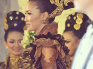 Miss Indonesia 2007 Pandang Langkah Kristania Positif