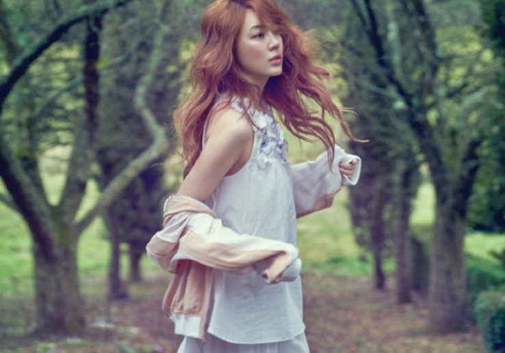 Yoon Eun Hye Tampil Seksi di Tengah Hutan