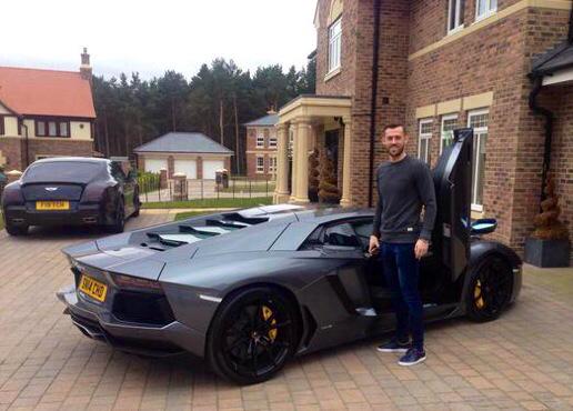 Pamer Lamborghini Aventador, Pemain Sunderland Dikecam