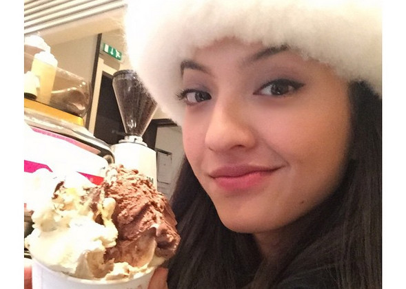 Pose Centil Raline Shah Saat Di Korea