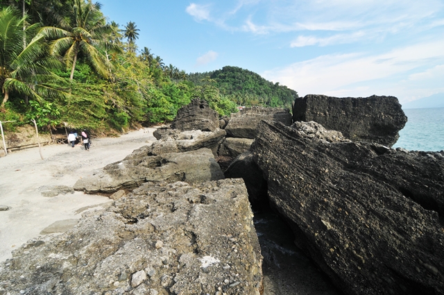 Pantai Enu, Surga Tersembunyi di Sulteng