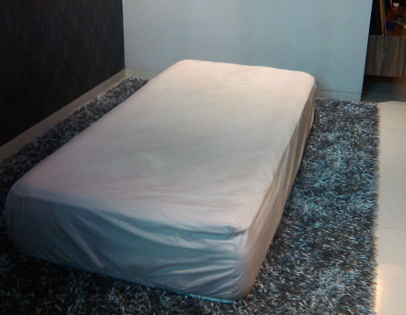 Tempat Tidur yang Jadi Saksi Dinginnya Jenazah Olga