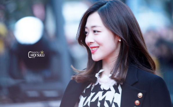 Netizen Ungkap Kekecewaan Hengkangnya Sulli dari f(x)