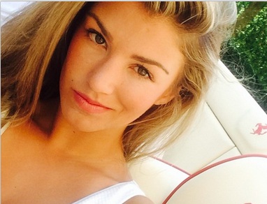 Beredar Foto Nyaris Bugil Pacar Baru Niall Horan