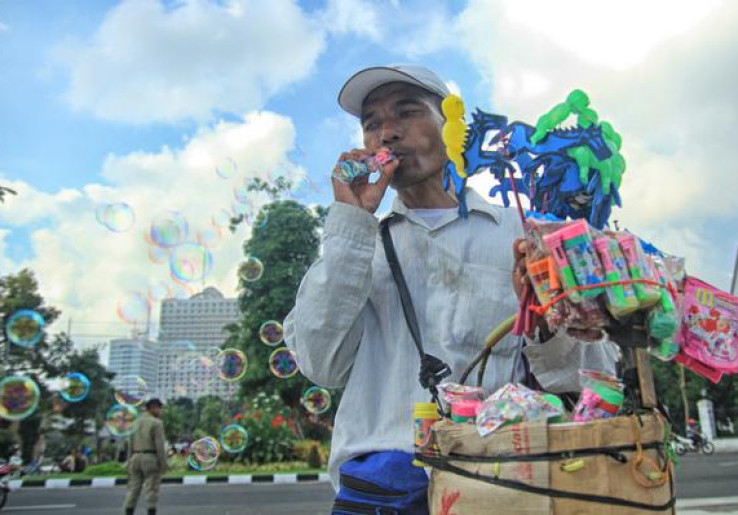 Libur Lebaran, Omzet Penjualan Mainan dan ATK Turun