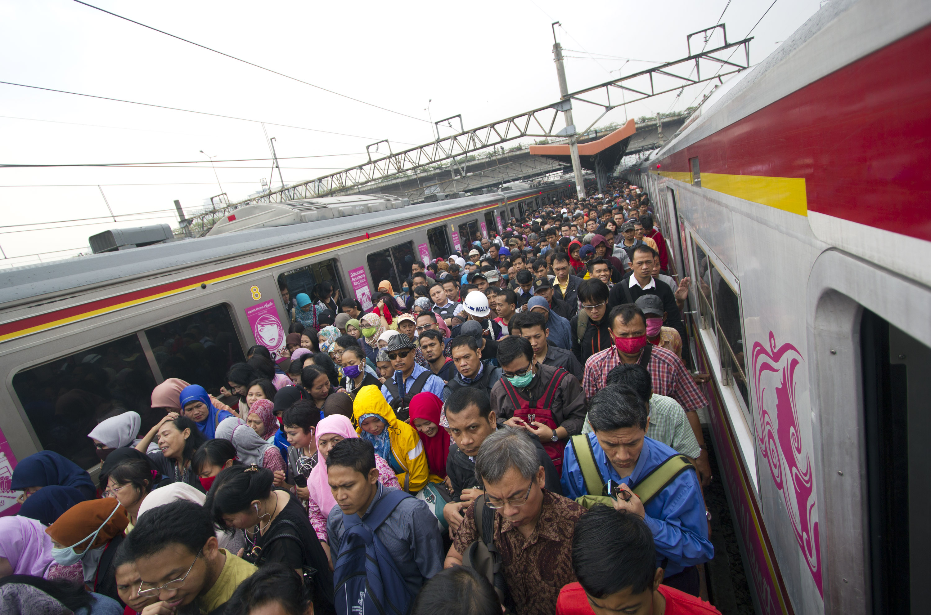 Penambahan Operasional KRL Masih Kurang