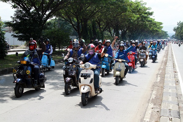 Kutu Vespa Kampanyekan Safety Riding di Bandung