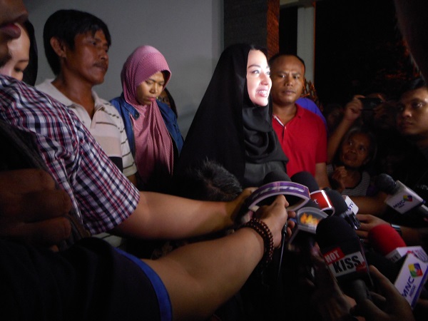 Olga Jodohkan Dewi Perssik dengan Billy 