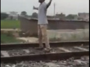 Asli Lucu, Video Aksi Bunuh Diri di Lintasan Kereta