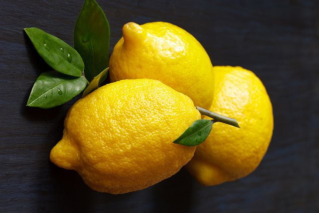 Cara Cepat Hilangkan Bekas Jerawat dengan Lemon